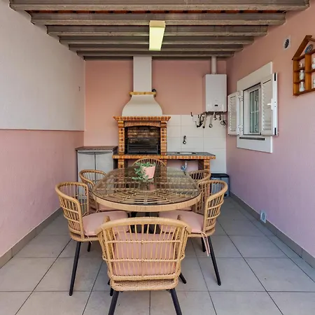 Casa Rosa, By Match * Quinta do Conde